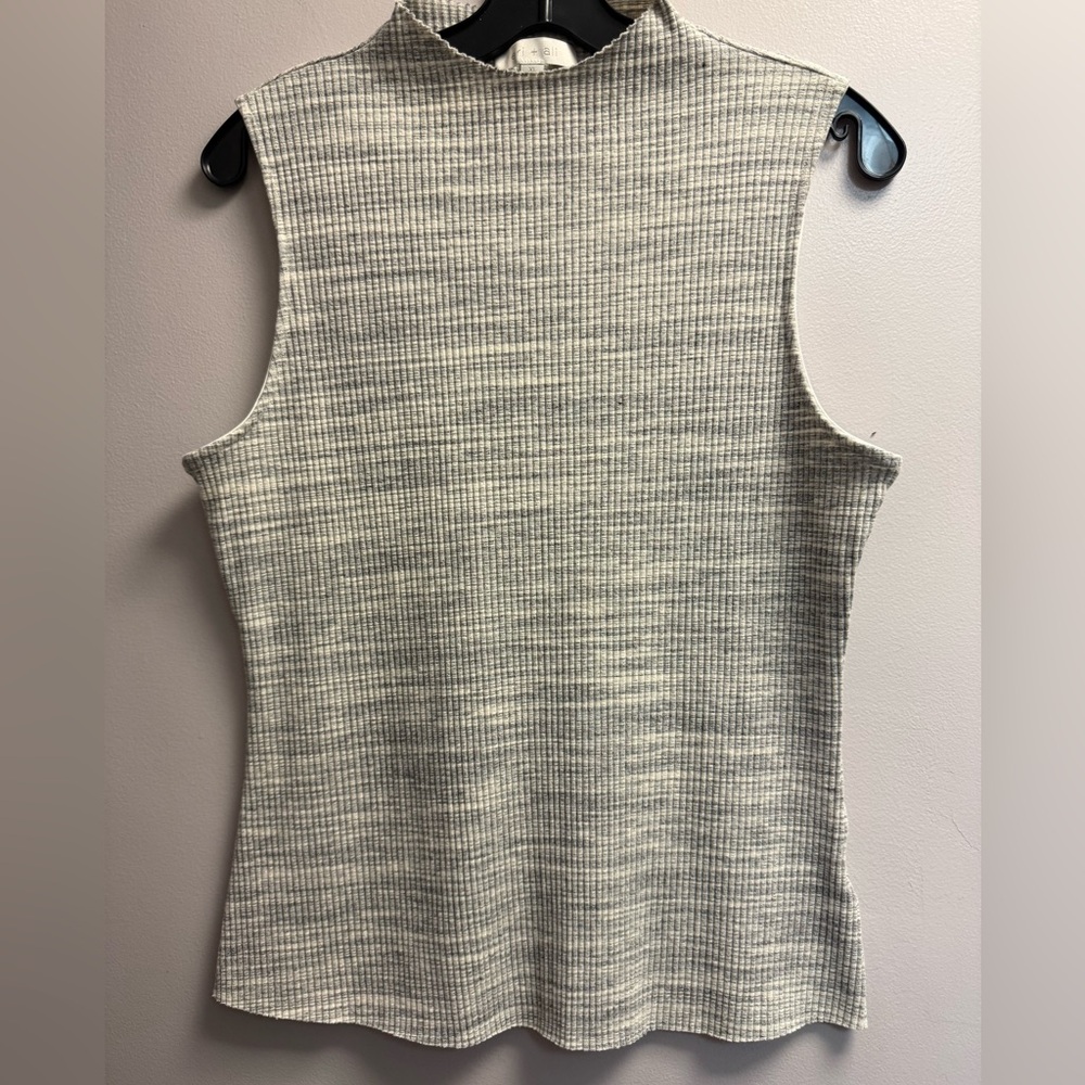 $2/$29 on $29 Tops. NWOT eri + ali Light Gray Heather Ribbed Tank Top XL